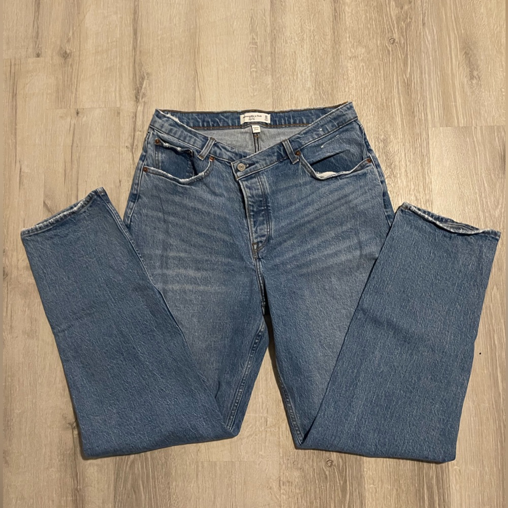 Abercrombie V waist curve love high rise dad jean